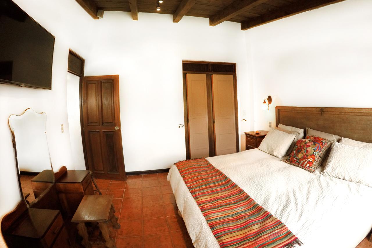 Villas Santa Ana Antigua Exterior photo