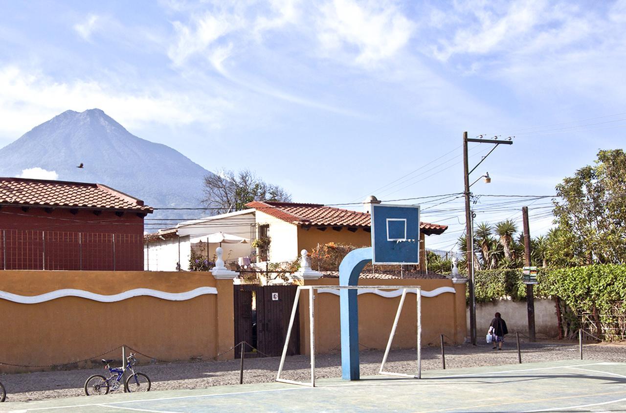 Villas Santa Ana Antigua Exterior photo
