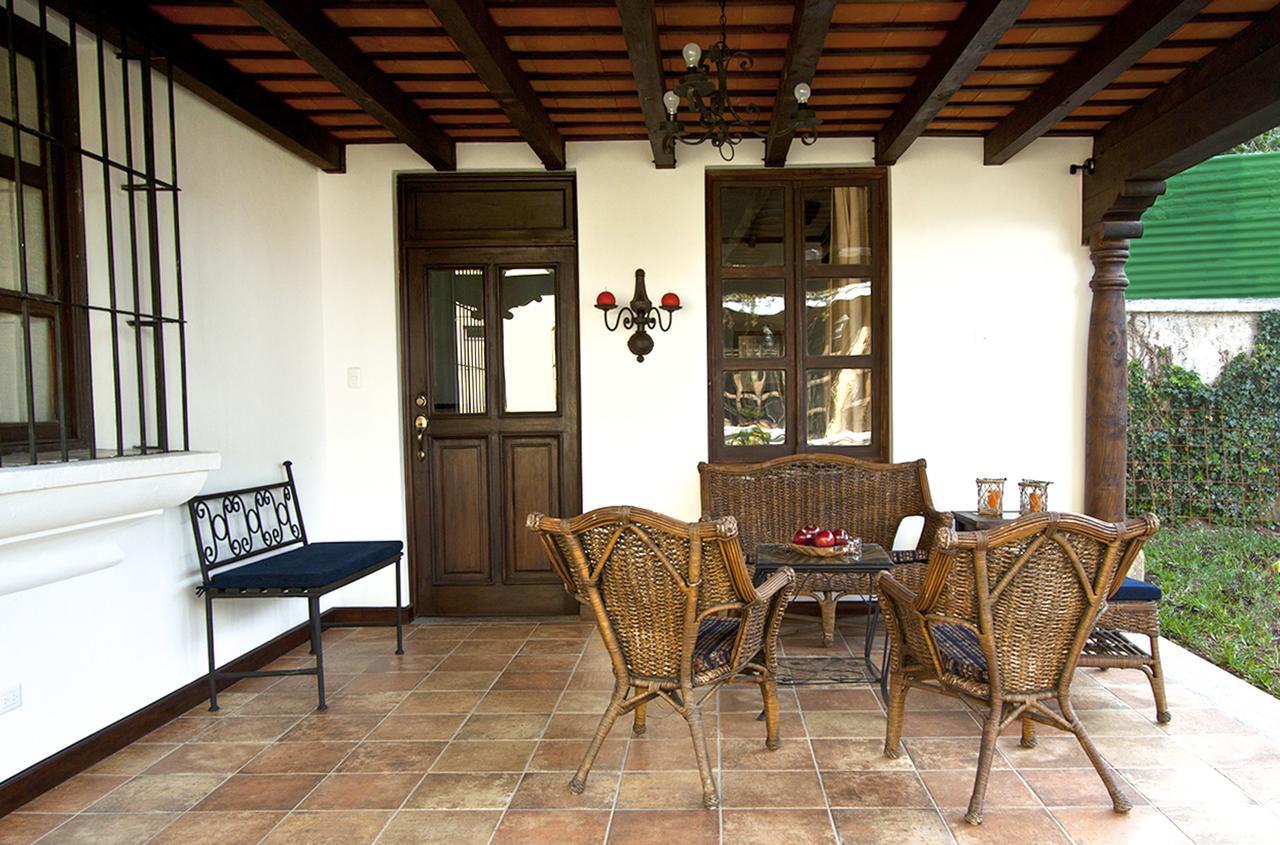 Villas Santa Ana Antigua Exterior photo
